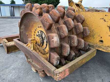 Autres 1978 Caterpillar 825 + porte engins (20)