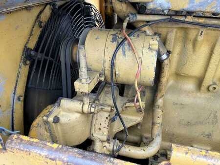 Autres 1978 Caterpillar 825 + porte engins (28)