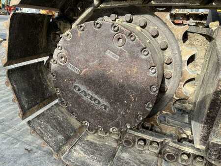 Excavadoras de cadenas 2015 Volvo EC220DL (23)