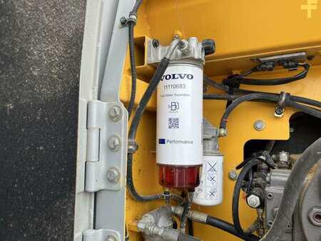 Excavadoras de cadenas 2015 Volvo EC220DL (32)