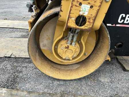 Fårfodruller 2003 Caterpillar CB225D (12)