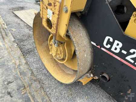 Fårfodruller 2003 Caterpillar CB225D (13)