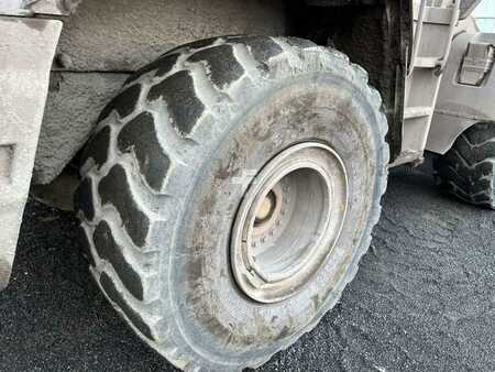Chargeuse sur pneus 2009 Liebherr L580 (12)
