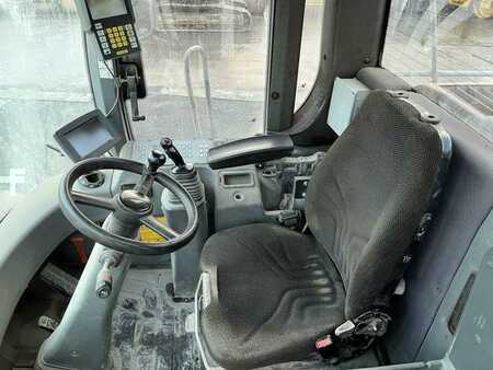 Chargeuse sur pneus 2009 Liebherr L580 (24)