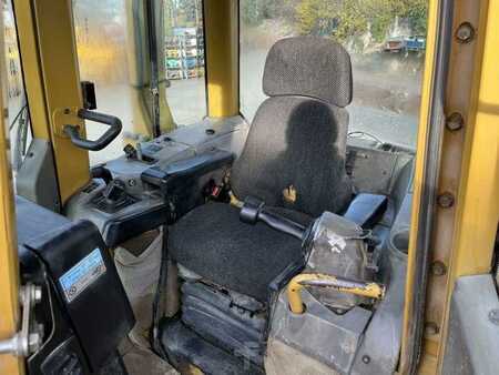 Bulldosere 2004 Caterpillar D6N LGP (38)