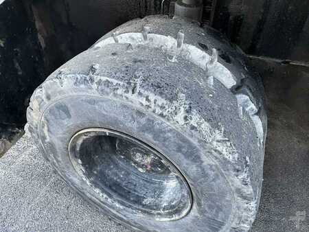 Rehandling Excavators 2009 Caterpillar M325D MH (11)