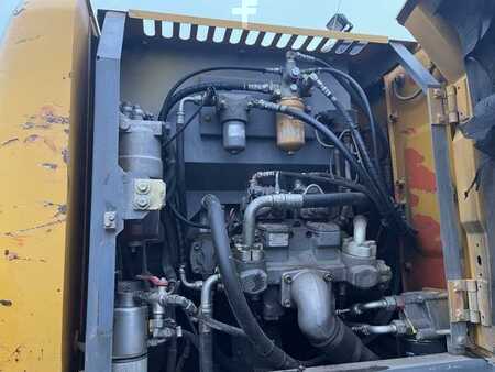 Mobil gravemaskin 2010 Hitachi ZX140W-3 (26)