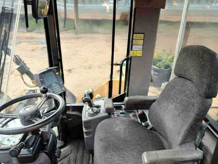 Kolové nakladače 2009 Caterpillar 930H (9)