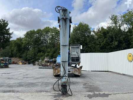 Koparki chwytakowe 2011 Fuchs MHL335 (12)