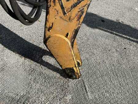 Rehandling Excavators 1991 Case 1088P (14)