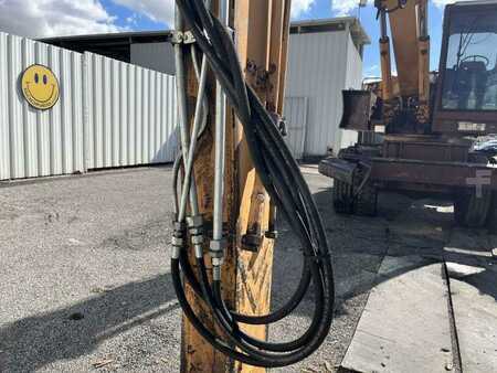 Rehandling Excavators 1991 Case 1088P (18)