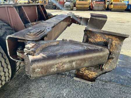 Rehandling Excavators 1991 Case 1088P (20)