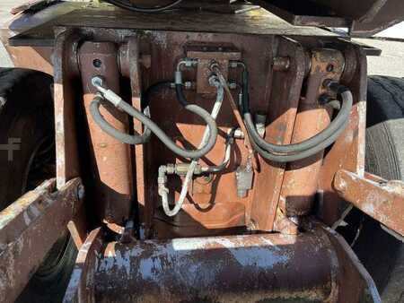 Rehandling Excavators 1991 Case 1088P (25)