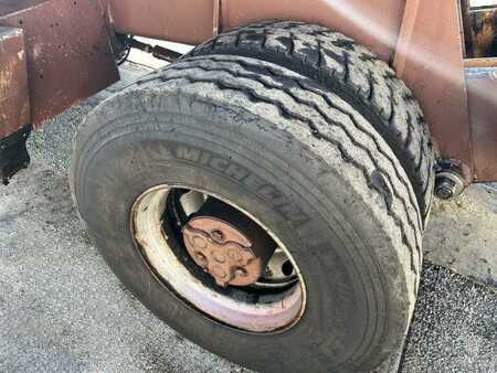 Rehandling Excavators 1991 Case 1088P (26)