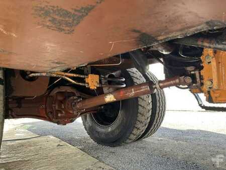 Rehandling Excavators 1991 Case 1088P (32)