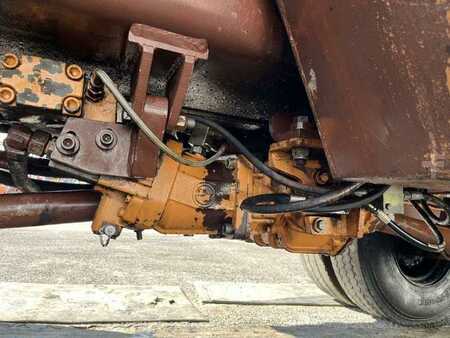 Rehandling Excavators 1991 Case 1088P (33)