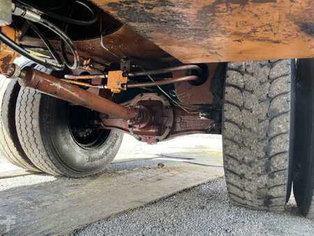 Rehandling Excavators 1991 Case 1088P (35)