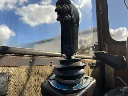 Rehandling Excavators 1991 Case 1088P (50)