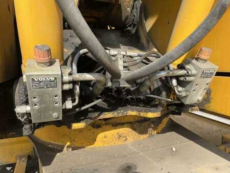 Mobilní bagry 2014 Volvo EW140D (20)