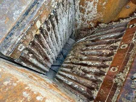 Outro 2024 Red Rhino 7000 A MACHOIRE (13)