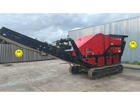 Outro 2024 Red Rhino 7000 A MACHOIRE (2)