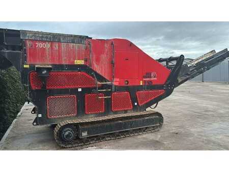 Outro 2024 Red Rhino 7000 A MACHOIRE (3)