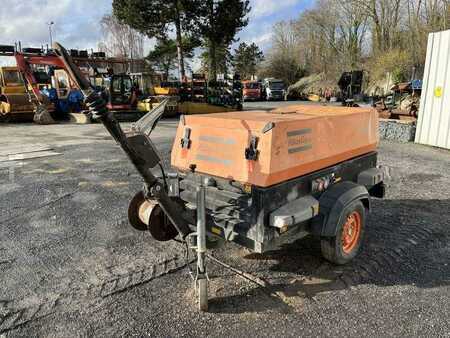 Pozostałe 2005 Atlas Copco XAS67 (2)