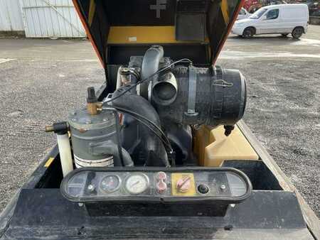 Pozostałe 2005 Atlas Copco XAS67 (23)