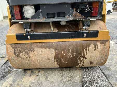 Compacteur tandem 2004 Caterpillar CB-224E (18)