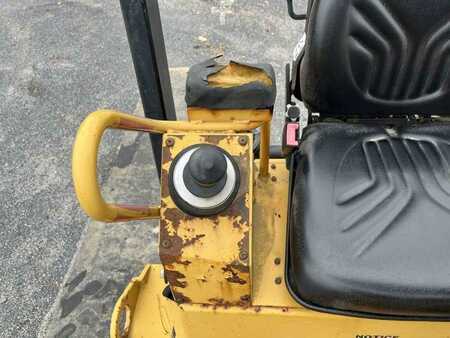 Compacteur tandem 2004 Caterpillar CB-224E (35)