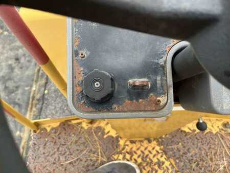 Compacteur tandem 2004 Caterpillar CB-224E (41)