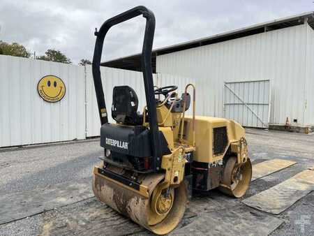 Compacteur tandem 2004 Caterpillar CB-224E (7)