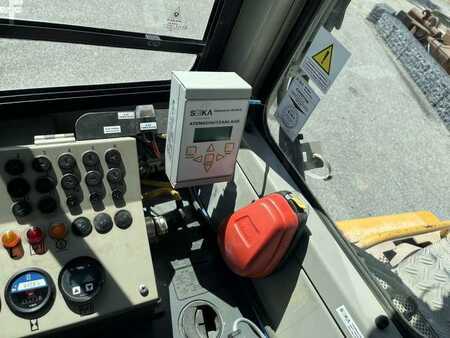 Nakládací pásová vozidla 2007 Liebherr LR614 (39)