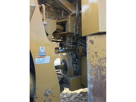 Ładowarki kołowe 2002 Caterpillar 990 (9)