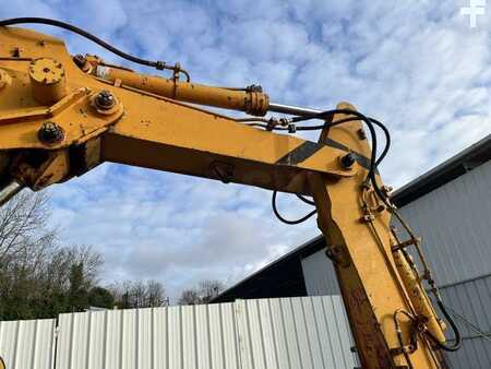 Pelle sur pneus 1982 Poclain P60 (18)