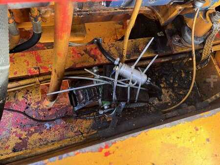 Pelle sur pneus 1982 Poclain P60 (41)