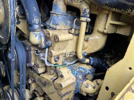 Beltelaster 1982 Caterpillar 953 (32)