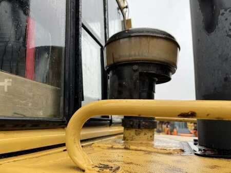 Beltelaster 1982 Caterpillar 953 (34)