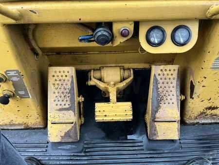 Beltelaster 1982 Caterpillar 953 (47)