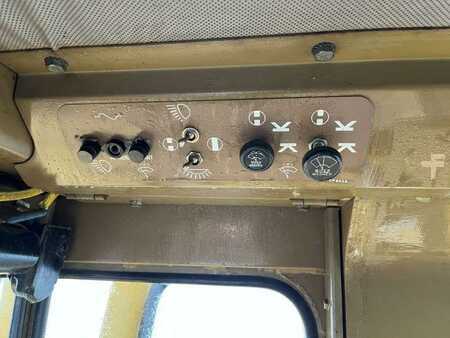 Beltelaster 1982 Caterpillar 953 (50)