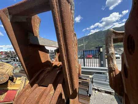 Ostatní 2006 Montabert Lot 2 Croc Béton (7)