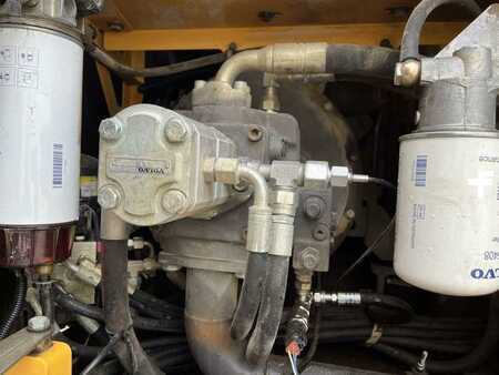 Mobilní bagry 2012 Volvo EW140D (33)