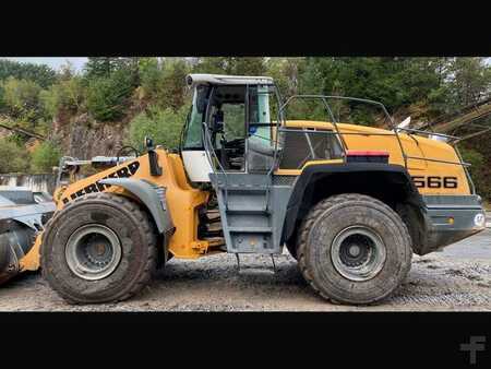 Chargeuse sur pneus 2015 Liebherr L566 (1)
