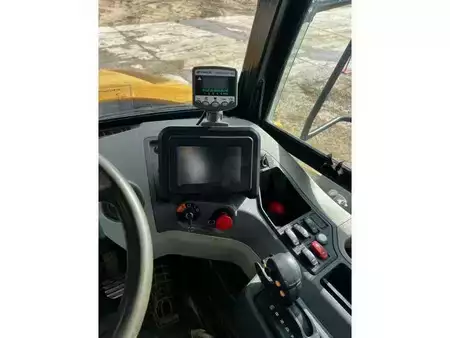 Artikulerte dumpere 2021 Caterpillar 740GC (10)