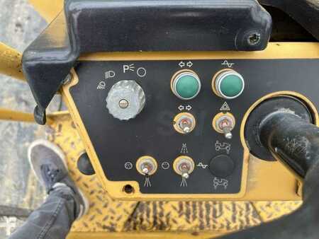 Fåren ruller 2003 Caterpillar CB225D (38)