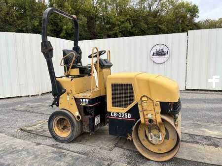 Fåren ruller 2003 Caterpillar CB225D (40)