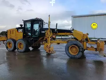 Grejdry 2018 Caterpillar 120M2 (1)