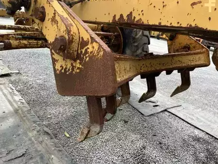 Grejdry 1984 Caterpillar 120G (25)