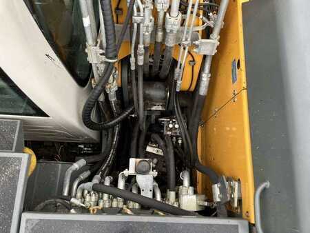 Escavatori cingolati 2018 Liebherr R926 COMPACT (43)
