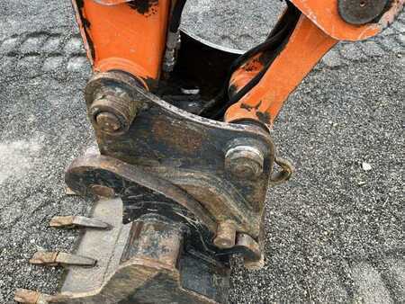 Mini-koparki 2012 Hitachi ZX60USB-3 CLR (19)